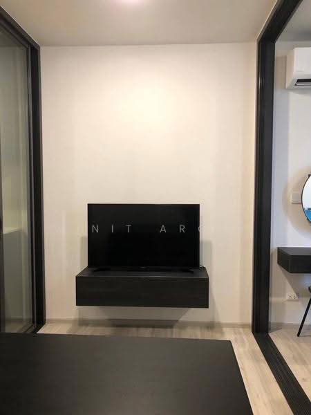 XT Huaikhwang, Bangkok, 244 Ratchadaphisek Road, Huai Khwang, Bangkok, 1 Bedroom, 30 sqm, Condo For Rent, by Vinit Arora, 500612635 - DDproperty.com