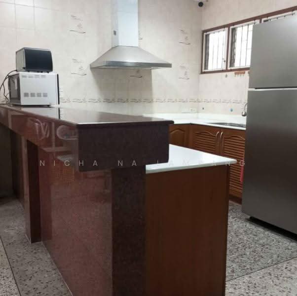 5-BR Townhouse, Bangkok, Samsen Nai, Phaya Thai, Bangkok, 5 Bedrooms, 600 sqm, Townhouse For Sale, by Nicha Na Lampang, 500612919 - DDproperty.com