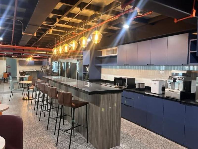 Office with Free Mezzanine For Rent at CRC Tower, All Seasons Place | 1,680 sq.m., Bangkok, 87 Wireless Rd, Lumphini, Pathum Wan, Bangkok, , 1,680 sqm, Office Space For Rent, by Chutinun Mungmai, 500612932 - DDproperty.com
