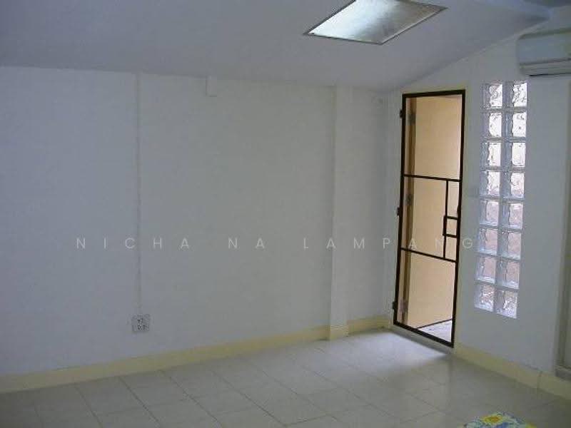 7-BR House, Bangkok, Din Daeng, Bangkok, 7 Bedrooms, 200 sqm, Single Detached House For Sale, by Nicha Na Lampang, 500612943 - DDproperty.com