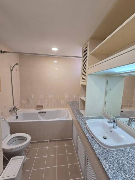 Tai Ping Towers, Bangkok, 582 Soi Sukhumvit 63, Khlong Tan Nua, Watthana, Bangkok, 2 Bedrooms, 116 sqm, Condo For Rent, by Kawinthip Wisesdenchai, 500613039 - DDproperty.com
