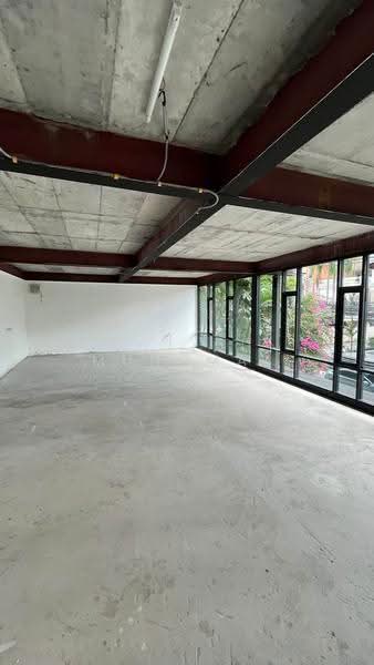 For Rent: Two-Storey Standalone Building in Thonglor near Samitivej Hospital with Parking, Bangkok, สุขุมวิท 49, Khlong Tan Nua, Watthana, Bangkok, , 140 sqm, Shophouse For Rent, by Chutinun Mungmai, 500613267 - DDproperty.com