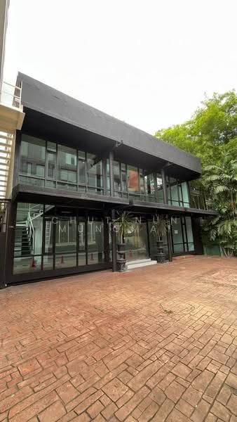 For Rent: Two-Storey Standalone Building in Thonglor near Samitivej Hospital with Parking, กรุงเทพ, สุขุมวิท 49, คลองตันเหนือ, วัฒนา, กรุงเทพ, 140 ตร.ม., ตึกแถว-อาคารพาณิชย์ ให้เช่า, โดย Chutinun Mungmai, 500613267 - DDproperty.com