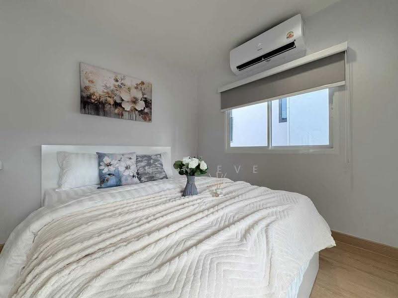 Detached House for Rent near MRT Ratchada Private and Peaceful Atmosphere (SPSEVE2388), Bangkok, โชคอำนวย, Samsen Nok, Huai Khwang, Bangkok, 5 Bedrooms, 400 sqm, Single Detached House For Rent, by Khun Eve, 500613582 - DDproperty.com