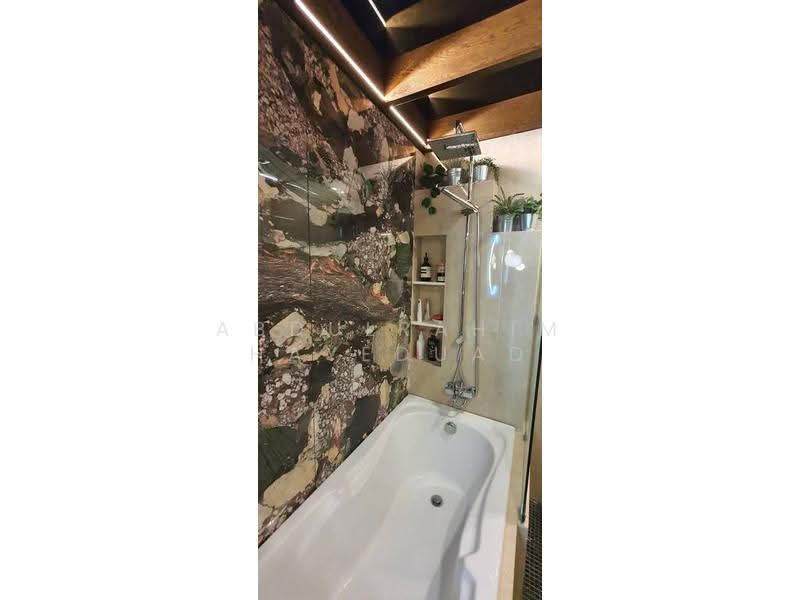 Siri At Sukhumvit, Bangkok, 902 Sukhumvit Road, Phra Kanong, Khlong Toei, Bangkok, 1 Bedroom, 52 sqm, Condo For Rent, by Abdulrahim Hayeduad, 500613626 - DDproperty.com