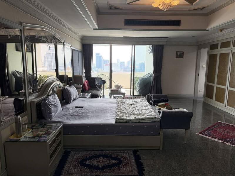 Oriental Towers, Bangkok, 25 Soi Ekkamai 12, Ekkamai Road, Khlong Tan Nua, Watthana, Bangkok, 3 Bedrooms, 366 sqm, Condo For Sale, by Chayanin Khanijou, 500613809 - DDproperty.com