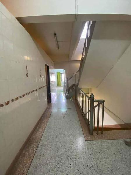 6-BR House, Bangkok, Praborommaharatchawang, Phra Nakhon, Bangkok, 6 Bedrooms, 200 sqm, Single Detached House For Sale, by Nicha Na Lampang, 500613848 - DDproperty.com