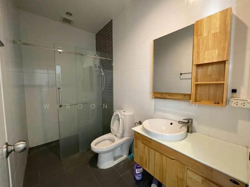The Canvas Sukhumvit-Samrong, Samut Prakan, Thang Rotfai Sai Kao Paknam Road, Sam Rong, Phra Pra Daeng, Samut Prakan, 3 Bedrooms, 160 sqm, Townhouse For Rent, by Wiroon Pimprom, 500613910 - DDproperty.com