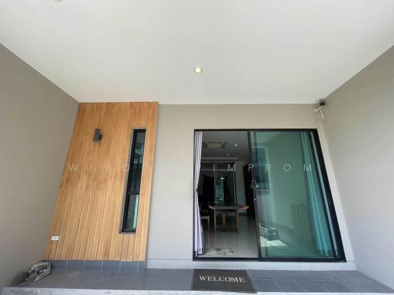 The Canvas Sukhumvit-Samrong, Samut Prakan, Thang Rotfai Sai Kao Paknam Road, Sam Rong, Phra Pra Daeng, Samut Prakan, 3 Bedrooms, 160 sqm, Townhouse For Rent, by Wiroon Pimprom, 500613910 - DDproperty.com