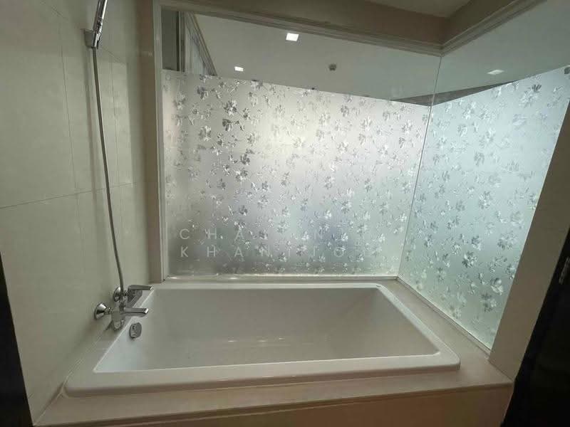 Sky Walk Residences, Bangkok, 1599 Sukhumvit Road, Phra Kanong Nua, Watthana, Bangkok, 1 Bedroom, 52 sqm, Condo For Rent, by Chayanin Khanijou, 500614092 - DDproperty.com