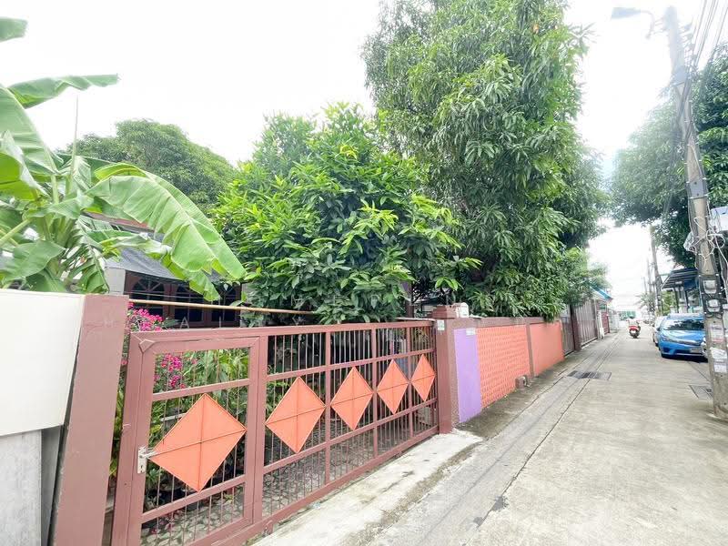 Single-Storey House for Sale in Keha Romklao Soi 58, Bangkok, เคหะร่มเกล้า, Khlong Song Ton Nun, Lat Krabang, Bangkok, 2 Bedrooms, 150 sqm, Single Detached House For Sale, by HOMEPLUS REALTY - คุณมิรา, 500614095 - DDproperty.com