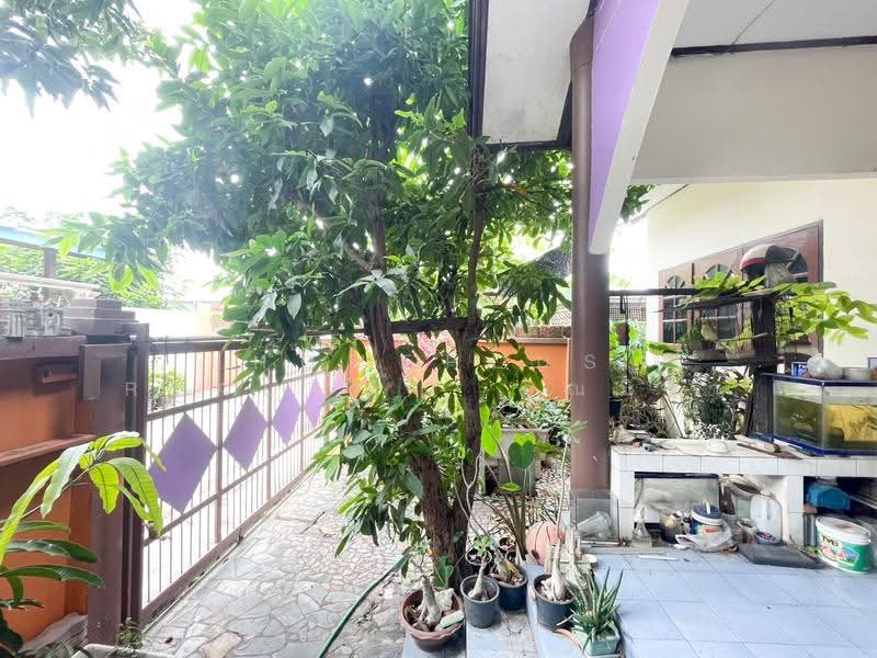 บ้านเดี่ยว 1 ชั้น ซอยเคหะร่มเกล้า 58 ใกล้ตลาดเกรียงไกร ลาดกระบัง, กรุงเทพ, เคหะร่มเกล้า, คลองสองต้นนุ่น, ลาดกระบัง, กรุงเทพ, 150 ตร.ม., บ้านเดี่ยว ขาย, โดย HOMEPLUS REALTY - คุณมิรา, 500614095 - DDproperty.com