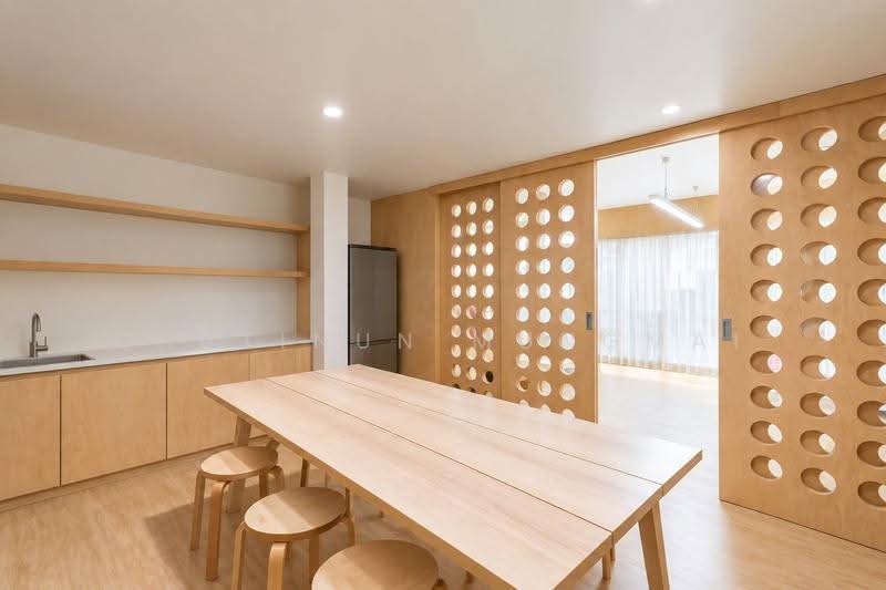 Space with Balcony for Rent in Phrom Phong Ideal for Clinic or Studio, Bangkok, BTS พร้อมพงษ์, Khlong Tan Nua, Watthana, Bangkok, , 125 sqm, Retail Space For Rent, by Chutinun Mungmai, 500614348 - DDproperty.com