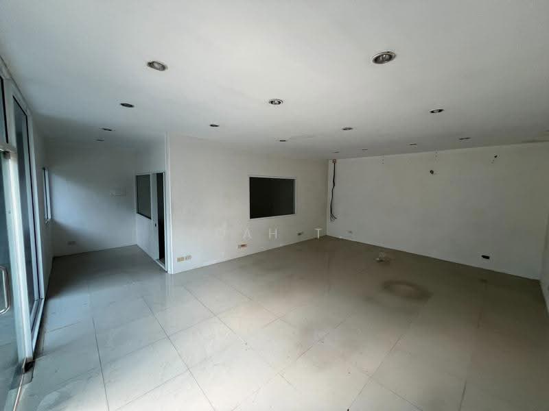 อาคารให้เช่า นาคนิวาส ลาดพร้าว : Building for rent, Nak Niwat, Lat Phrao, Bangkok, Lat Phrao, Bangkok, , 500 sqm, Shophouse For Rent, by TOAH T., 500614409 - DDproperty.com