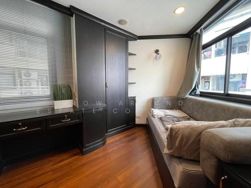 Green Point Silom, Bangkok, 29 Soi Anumanratthanon, Suriyawong, Bang Rak, Bangkok, 2 Bedrooms, 63 sqm, Condo For Sale, by Grow Around Estate Company Limited, 500614440 - DDproperty.com