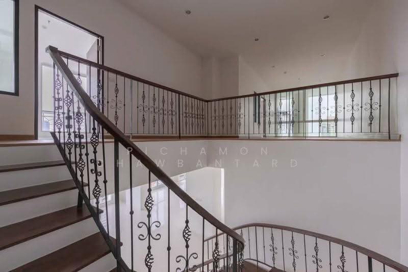 Asoke Place, Bangkok, Asok Montri Rd, Khlongtoei Nua, Watthana, Bangkok, 3 Bedrooms, 343 sqm, Condo For Sale, by Pichamon Chawbantard, 500614688 - DDproperty.com