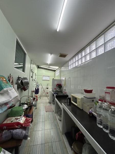 ขายอาคารพาณิชย์ 4 ชั้น 5 ห้องนอน 3 ห้องน้ำ 2 ห้องโถง 1 ห้องทำงาน 1 ห้องสมุด 1 ห้องรับแขก 1 ห้องครัว, Phra Nakhon Si Ayutthaya, Tha-nu, Uthai, Phra Nakhon Si Ayutthaya, , 640 sqm, Shophouse For Sale, by ERA Thailand, 500614736 - DDproperty.com