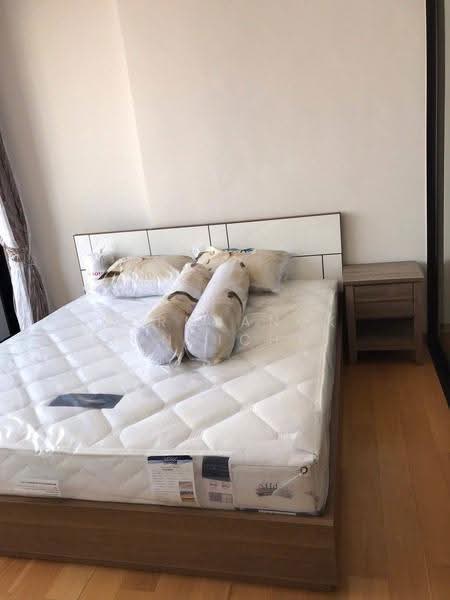 Noble Revo Silom, Bangkok, 88 Soi Surasak Surasak Road, Silom, Bang Rak, Bangkok, Studio, 34 sqm, Condo For Rent, by Kornkanok Sonvichai, 500614970 - DDproperty.com