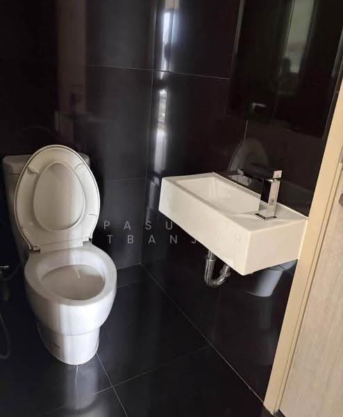 Rhythm Sukhumvit 36-38, Bangkok, 55 Soi Sukhumvit 36, Sukhumvit Road, Phra Kanong, Khlong Toei, Bangkok, 1 Bedroom, 42 sqm, Condo For Rent, by Pasupit Ditbanjong, 500615222 - DDproperty.com