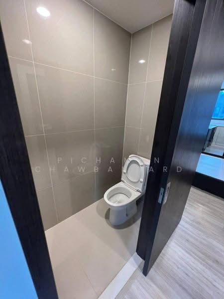 XT Huaikhwang, Bangkok, 244 Ratchadaphisek Road, Huai Khwang, Bangkok, 1 Bedroom, 30 sqm, Condo For Sale, by Pichamon Chawbantard, 500615400 - DDproperty.com