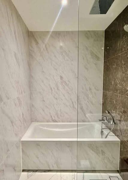 Fynn Asoke, Bangkok, 28 Sukhumvit 10 Alley, Khlong Toei, Bangkok, 1 Bedroom, 32 sqm, Condo For Rent, by Pichamon Chawbantard, 500615442 - DDproperty.com