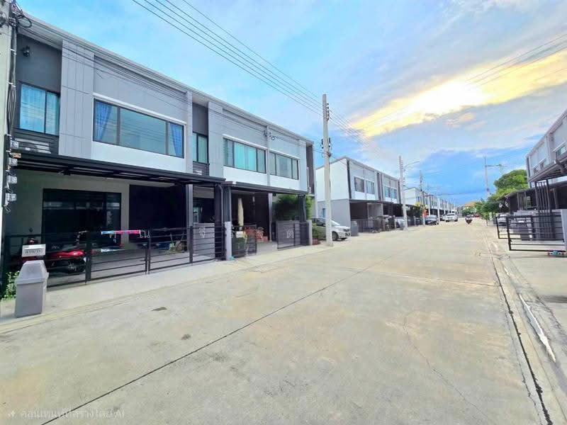 Pleno Srinakarin – Theparak : พลีโน่ ศรีนครินทร์ – เทพารักษ์, สมุทรปราการ, ถนนเทพารักษ์, แพรกษา, เมืองสมุทรปราการ, สมุทรปราการ, 107 ตร.ม., ทาวน์เฮ้าส์ ขาย, โดย คุณ จีรฐิต ฐานดี (ดี), 500615464 - DDproperty.com