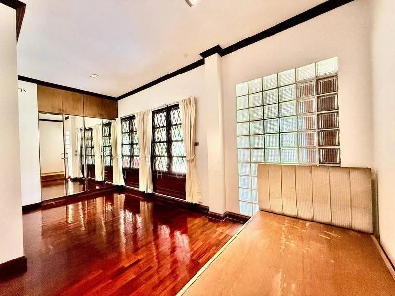 undefined, Bangkok, Sala Thammasop, Thawi Watthana, Bangkok, 4 Bedrooms, 340 sqm, Single Detached House For Sale, by Poomphat Tienthongsakul, 500615621 - DDproperty.com
