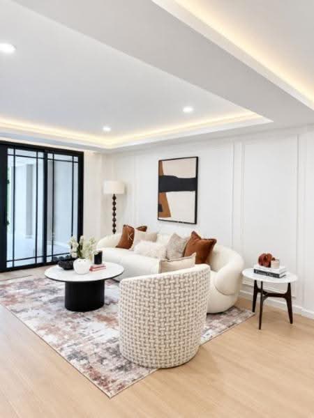 Townhouse in Pridi 42, Bangkok, Khlong Tan Nua, Watthana, Bangkok, 3 Bedrooms, 192 sqm, Townhouse For Sale, by Knight Frank Chartered (Thailand) Co.,Ltd, 500615649 - DDproperty.com
