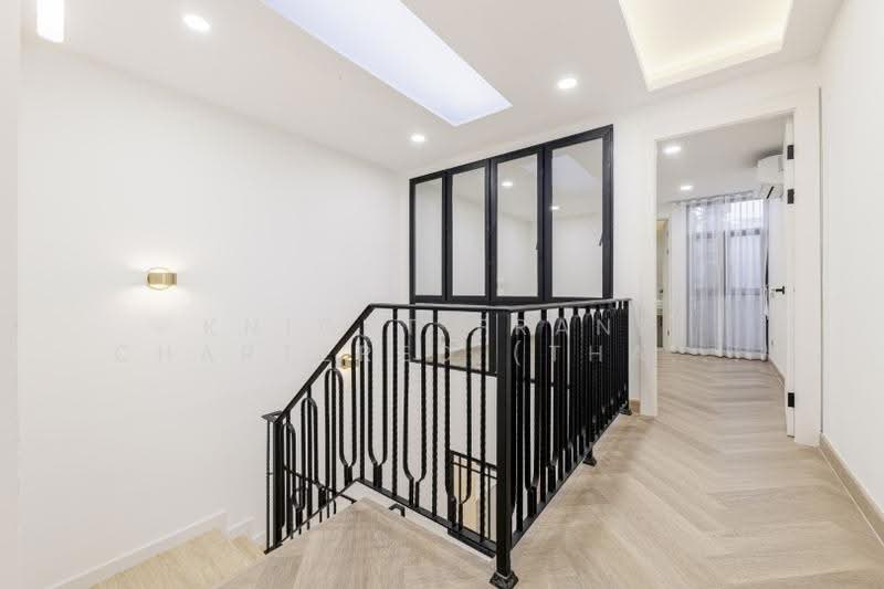 Townhouse in Pridi 42, Bangkok, Khlong Tan Nua, Watthana, Bangkok, 3 Bedrooms, 192 sqm, Townhouse For Rent, by Knight Frank Chartered (Thailand) Co.,Ltd, 500615684 - DDproperty.com