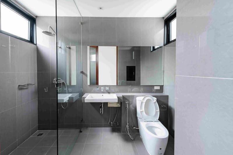 บ้านหรือโฮมออฟฟิสขนาด 250 ตรม. โมเดิรน์สไตล์ใกล้บีทีเอสพร้อมพงษ์, กรุงเทพ, สุขุมวิท, คลองตัน, คลองเตย, กรุงเทพ, 250 ตร.ม., บ้านเดี่ยว ให้เช่า, โดย ปรีชา จิตต์สมนึก, 500615694 - DDproperty.com