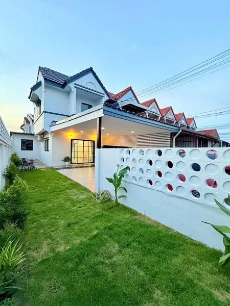 3-BR Townhouse, Chon Buri (Pattaya), Nong Pru, Bang Lamung (Pattaya), Chon Buri (Pattaya), 3 Bedrooms, 147 sqm, Townhouse For Sale, by Patchara Srisak, 500615865 - DDproperty.com