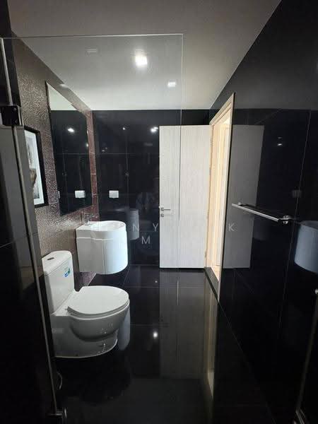 Rhythm Sukhumvit 36-38, Bangkok, 55 Soi Sukhumvit 36, Sukhumvit Road, Phra Kanong, Khlong Toei, Bangkok, 2 Bedrooms, 55 sqm, Condo For Rent, by Thanyalak Ajmera, 500616024 - DDproperty.com