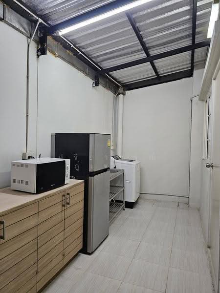 Golden Town Onnut-Pattanakarn, Bangkok, 199 Soi On Nut 65 Yeak 14, Prawet, Bangkok, 4 Bedrooms, 135 sqm, Townhouse For Rent, by ปรียาภรณ์ ภู่เจริญ, 500616034 - DDproperty.com