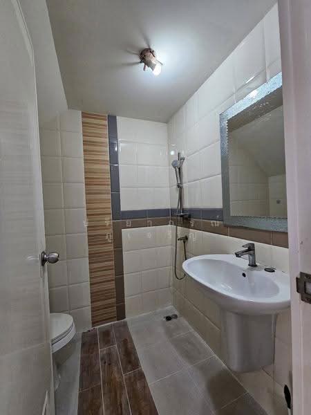 Golden Town Onnut-Pattanakarn, Bangkok, 199 Soi On Nut 65 Yeak 14, Prawet, Bangkok, 4 Bedrooms, 135 sqm, Townhouse For Rent, by ปรียาภรณ์ ภู่เจริญ, 500616034 - DDproperty.com
