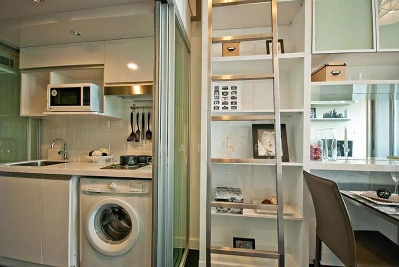 IDEO Morph 38, Bangkok, 88 Sukhumvit Road, Phra Kanong, Khlong Toei, Bangkok, 1 Bedroom, 34 sqm, Condo For Rent, by Juthabhorn Uppachit (Amy), 500616111 - DDproperty.com
