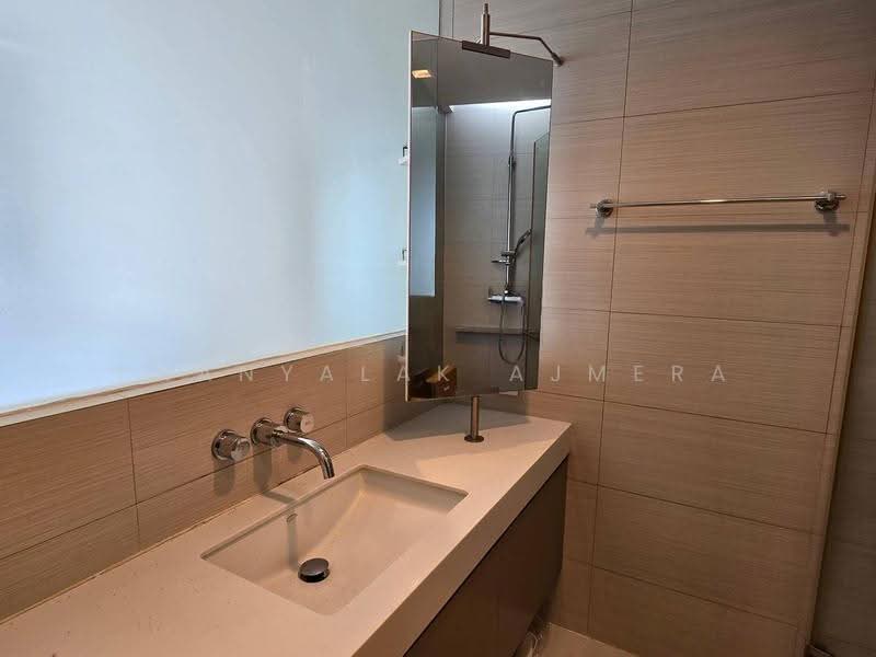 Siri At Sukhumvit, Bangkok, 902 Sukhumvit Road, Phra Kanong, Khlong Toei, Bangkok, 1 Bedroom, 51 sqm, Condo For Rent, by Thanyalak Ajmera, 500616340 - DDproperty.com