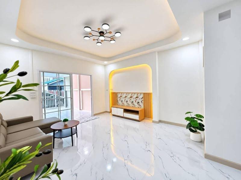Ban Rom Ngao Mai, Nonthaburi, Soi Ban Rom Ngao Mai, Bang Khu Rat, Bang Bua Thong, Nonthaburi, 2 Bedrooms, 100 sqm, Townhouse For Sale, by บุษบากร (เจี๊ยบ), 500616475 - DDproperty.com