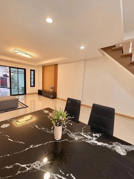 บ้านสวย ถนนเมน ค้าขายได้ หมู่บ้านศิวภา ซอยวัดกู้ ปากเกร็ด ใกล้โรงเรียนสวนกุหลาบนนทบุรี, นนทบุรี, สุขาประชาสรรค์ 2, ปากเกร็ด, นนทบุรี, 100 ตร.ม., ทาวน์เฮ้าส์ ขาย, โดย บุษบากร (เจี๊ยบ), 500616510 - DDproperty.com