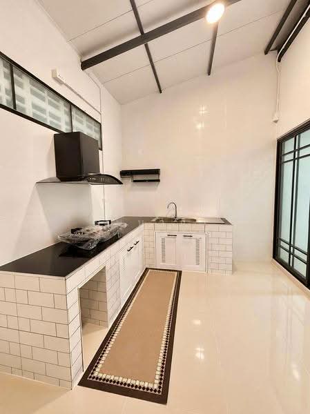 บ้านสวย ถนนเมน ค้าขายได้ หมู่บ้านศิวภา ซอยวัดกู้ ปากเกร็ด ใกล้โรงเรียนสวนกุหลาบนนทบุรี, Nonthaburi, สุขาประชาสรรค์ 2, Pak Kret, Nonthaburi, 2 Bedrooms, 100 sqm, Townhouse For Sale, by บุษบากร (เจี๊ยบ), 500616510 - DDproperty.com