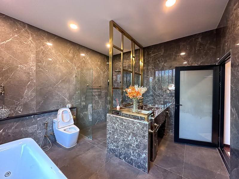 5 Bed Modern Tropical House in Nam Phrae Hang Dong for Rent or Sale, เชียงใหม่, น้ำแพร่, หางดง, เชียงใหม่, 888 ตร.ม., บ้านเดี่ยว ให้เช่า, โดย นันทวัฒน์ หิรัญพุฒิพัทธ์, 500616521 - DDproperty.com