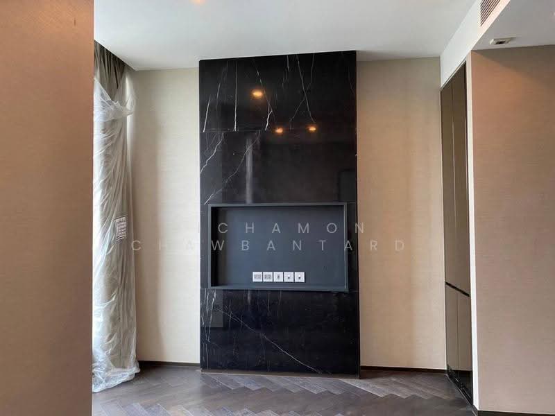 The Esse Sukhumvit 36, Bangkok, Soi Sukhumvit 36, Sukhumvit Road, Phra Kanong, Khlong Toei, Bangkok, 1 Bedroom, 43 sqm, Condo For Rent, by Pichamon Chawbantard, 500616631 - DDproperty.com