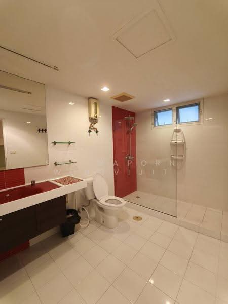 D.S. Tower 1 Sukhumvit 33, Bangkok, Soi Phrom Chit, Khlong Tan Nua, Watthana, Bangkok, 3 Bedrooms, 290 sqm, Condo For Rent, by Sasimaporn Wongvijit, 500616640 - DDproperty.com