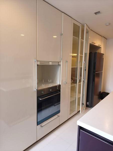 D.S. Tower 1 Sukhumvit 33, Bangkok, Soi Phrom Chit, Khlong Tan Nua, Watthana, Bangkok, 3 Bedrooms, 290 sqm, Condo For Rent, by Sasimaporn Wongvijit, 500616640 - DDproperty.com