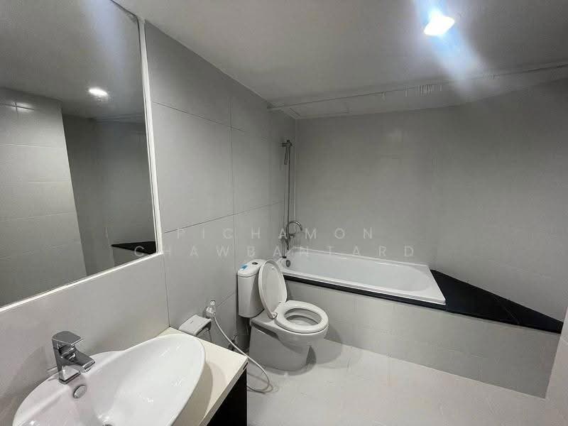 Baan Suanpetch, Bangkok, 18 Soi Sukhumvit 39, Khlong Tan Nua, Watthana, Bangkok, 2 Bedrooms, 130 sqm, Condo For Rent, by Pichamon Chawbantard, 500616648 - DDproperty.com