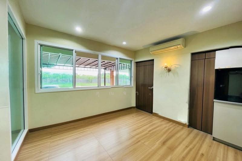 Chokchai Panchasap Ramkhamhaeng 184, Bangkok, Min Buri, Bangkok, 4 Bedrooms, 200 sqm, Townhouse For Sale, by คุณจ๋า, 500616723 - DDproperty.com