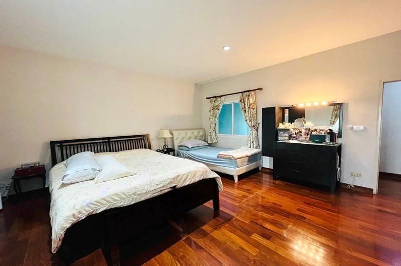 Chokchai Panchasap Ramkhamhaeng 184, Bangkok, Min Buri, Bangkok, 4 Bedrooms, 200 sqm, Townhouse For Sale, by คุณจ๋า, 500616723 - DDproperty.com