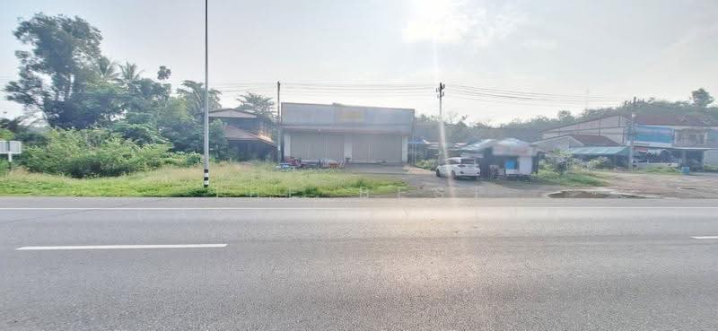 โกดังพร้อมสิ่งปลูกสร้างชะอวด นครศรีธรรมราช, Nakhon Si Thammarat, Ko Khan, Cha-uat, Nakhon Si Thammarat, , 150 sqm, Warehouse/Factory For Sale, by The Best Property เบล, 500616924 - DDproperty.com