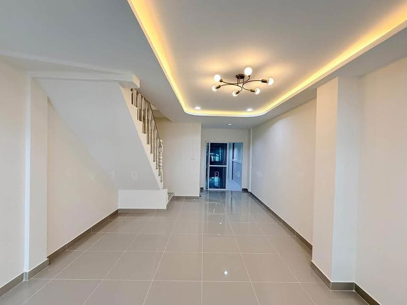 Lully Ville Lumlukka Klong 3, Pathum Thani, Lat Sawai, Lam Luk Ka, Pathum Thani, 2 Bedrooms, 100 sqm, Townhouse For Sale, by Tanrada Tongsub, 500617076 - DDproperty.com