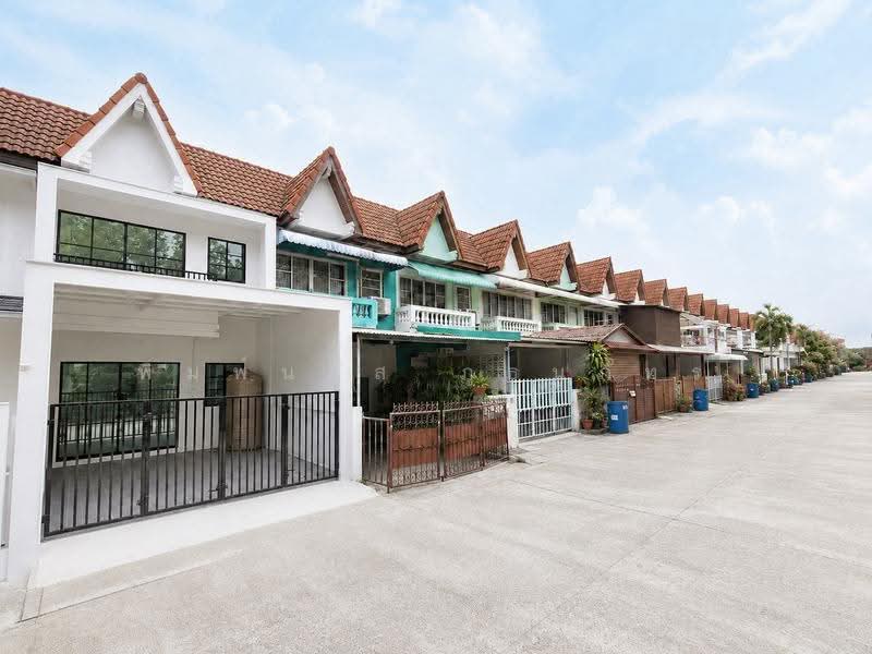 Renovated Townhouse: Chao Fa, Lam Luk Ka Khlong 2, Pathum Thani, Pathum Thani, ถนนลำลูกกา, Khu Khot, Lam Luk Ka, Pathum Thani, 2 Bedrooms, 68 sqm, Townhouse For Sale, by พิมพ์นภัส ภูธนภัทร, 500617202 - DDproperty.com