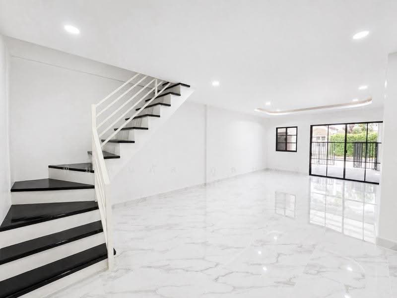 Renovated Townhouse: Chao Fa, Lam Luk Ka Khlong 2, Pathum Thani, Pathum Thani, ถนนลำลูกกา, Khu Khot, Lam Luk Ka, Pathum Thani, 2 Bedrooms, 68 sqm, Townhouse For Sale, by พิมพ์นภัส ภูธนภัทร, 500617202 - DDproperty.com